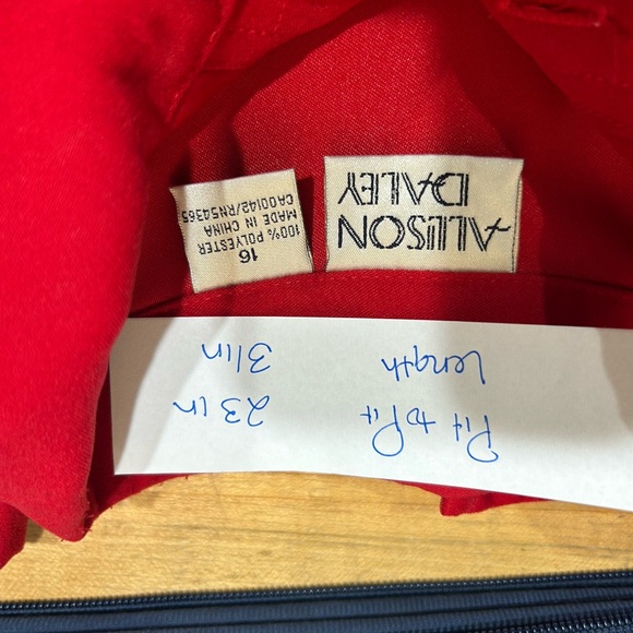 Allison Daley Vintage 16 XL 1X Red Button Tunic Embroidered Cityscape Grandma - Picture 2 of 7